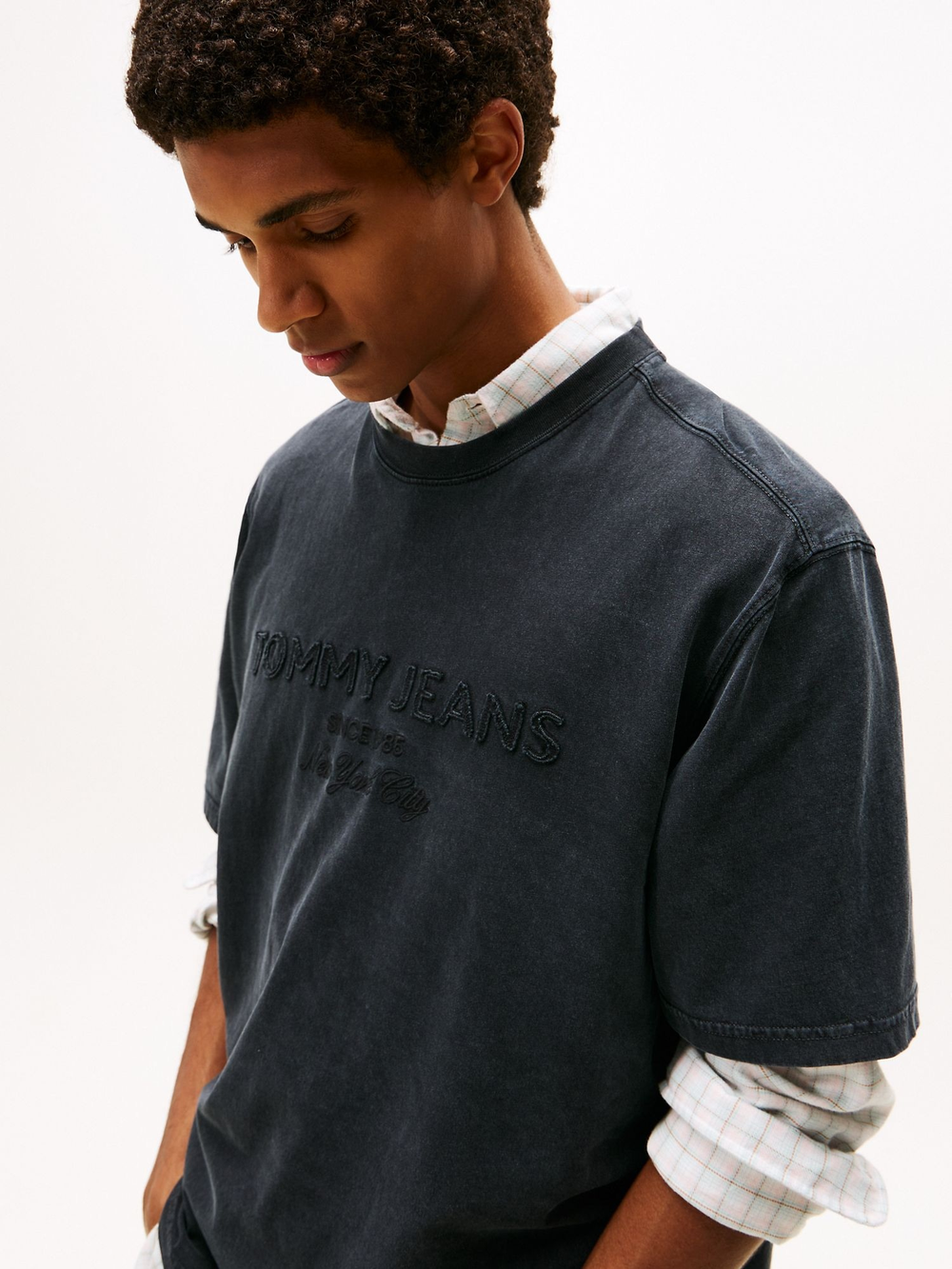 Футболка Tommy Jeans Garment-Dyed Black