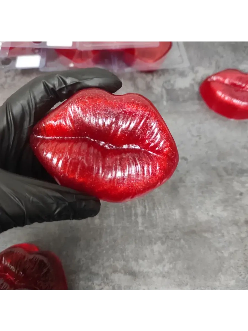 Денежное Мыло губы с деньгами внутри