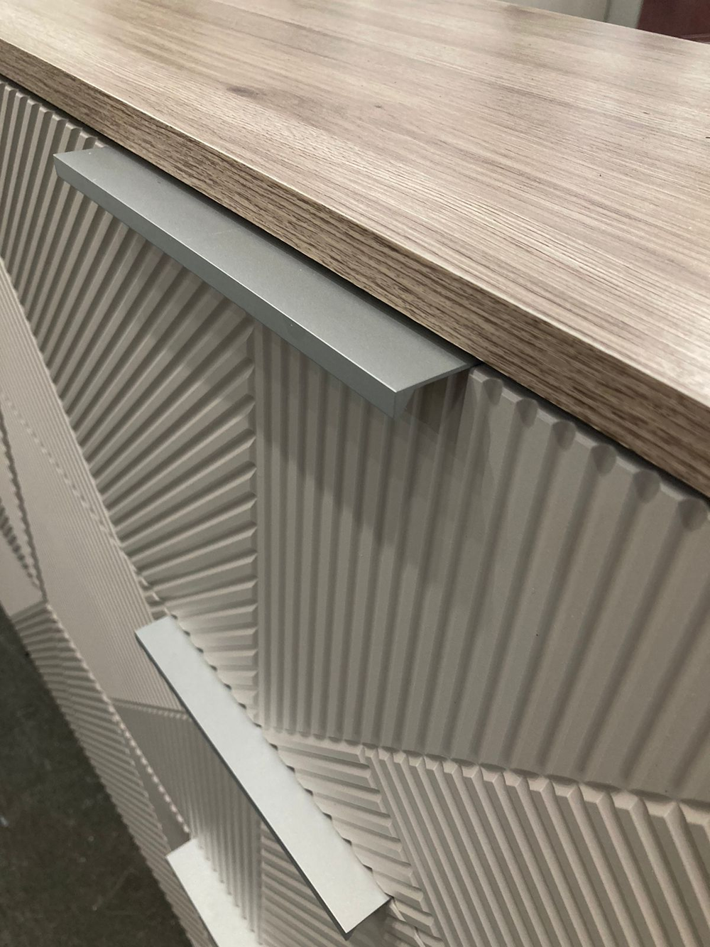 Комод Эмилия КМ-04 дуб смоки/айриш