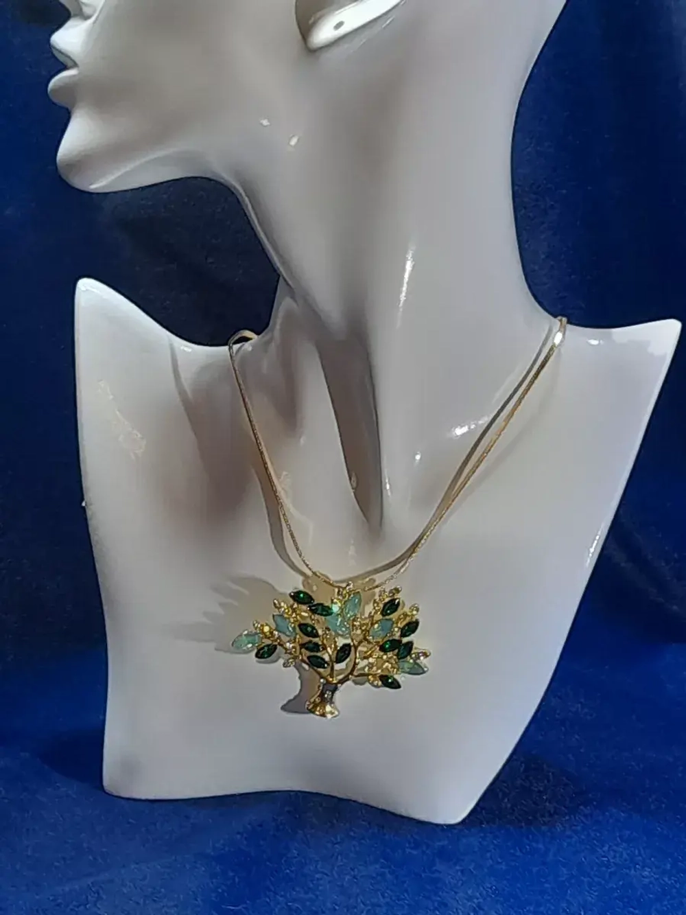 Брошь-кулон "Дерево большое с зелёными листами" золото
