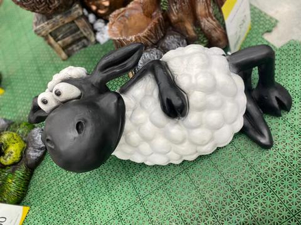 Фигура садовая Овечка лежит