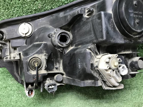 Фара правая Toyota RAV4 4 CA40 (2015-2019) LED