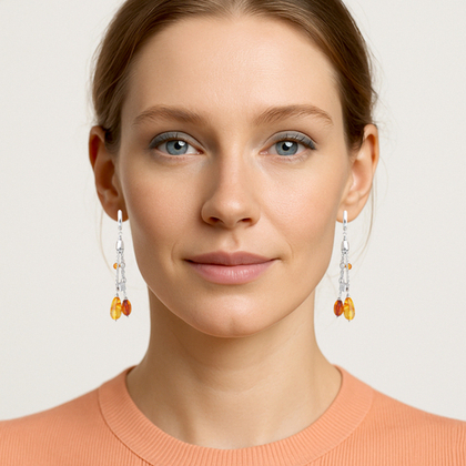 Серьги с балтийским янтарём на цепочках и стразами