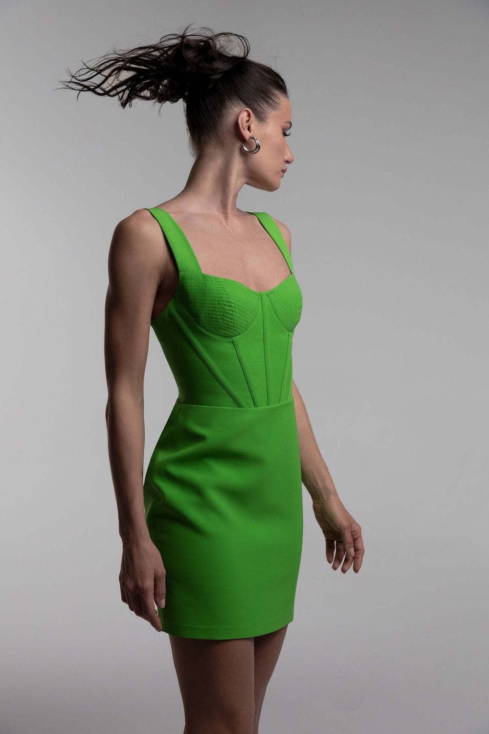 Платье мини корсетного типа из крепа на бретелях