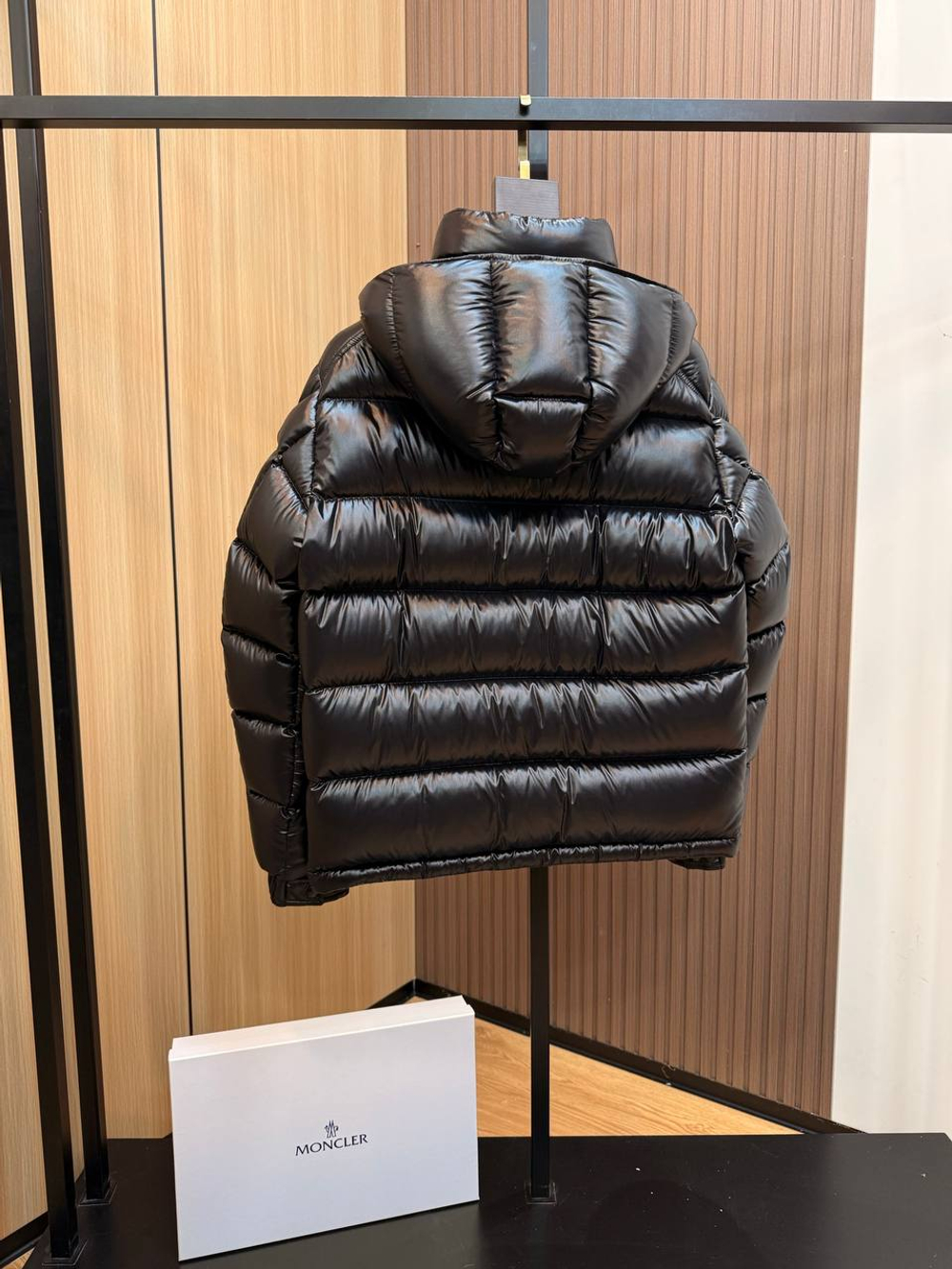 Пуховик Moncler