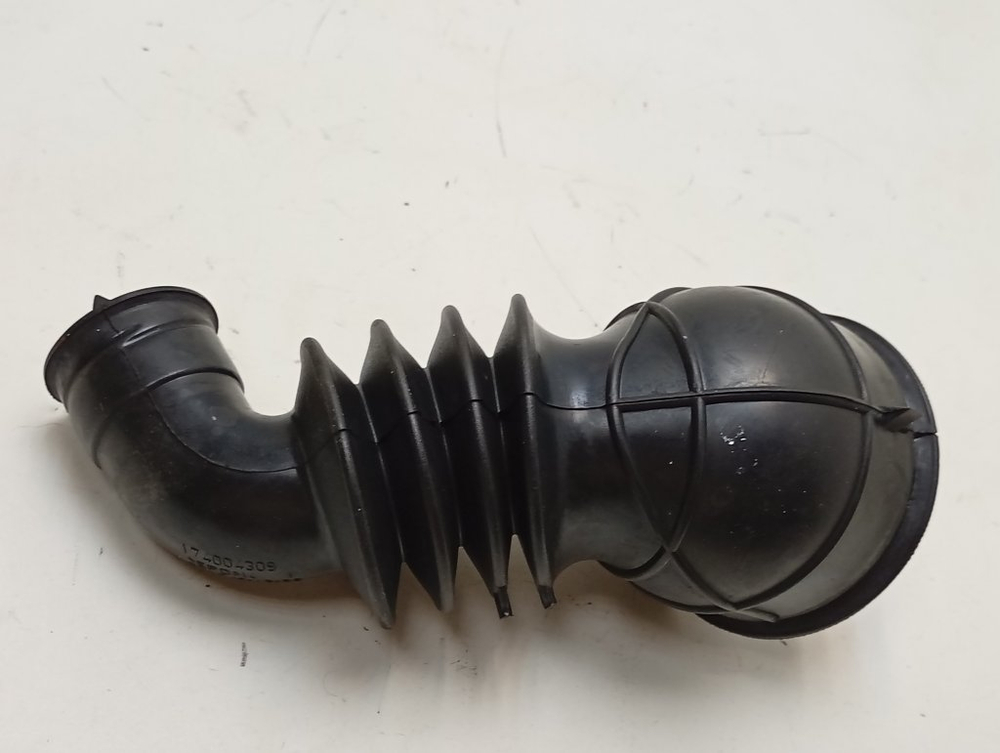 EWUC4105 кт43 Патрубок сливной для стиральных машин Indesit Ariston 174004309 б/у