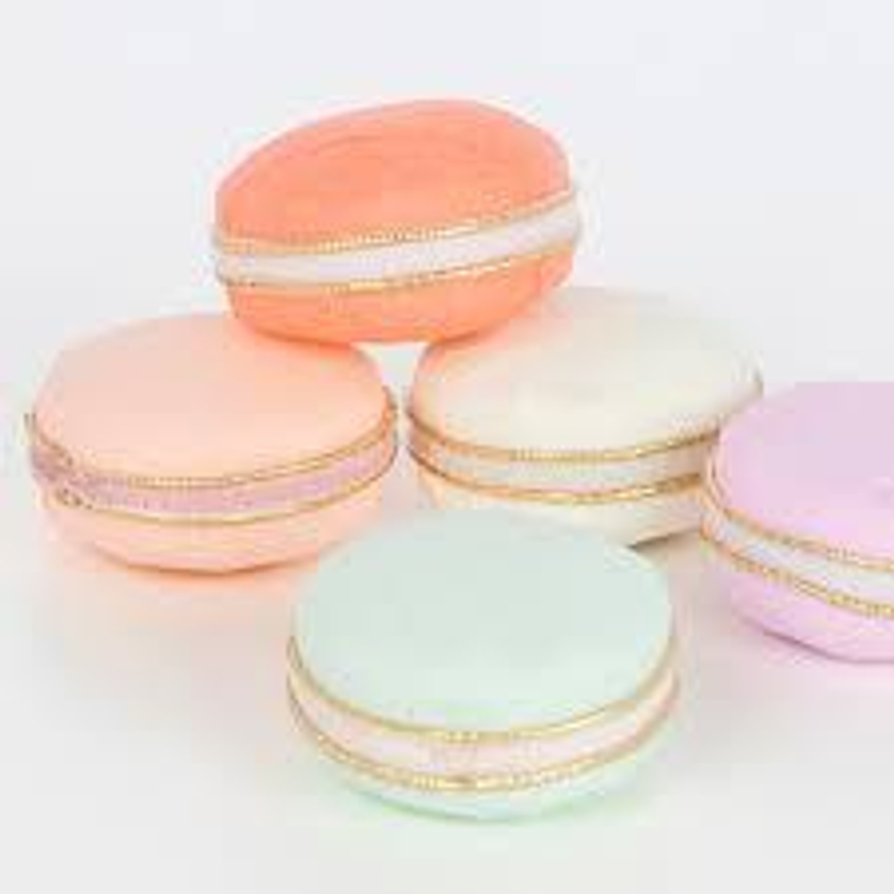 Шарики с сюрпризом "Laduree Paris" в форме Macaron 5 шт (2023)