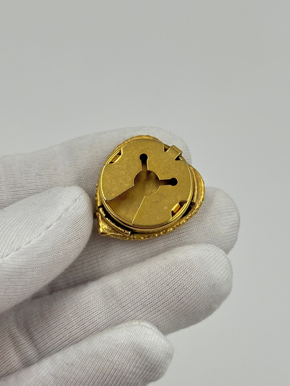 Накладка на пуговицу Сердце с кристаллами и «жемчугом»