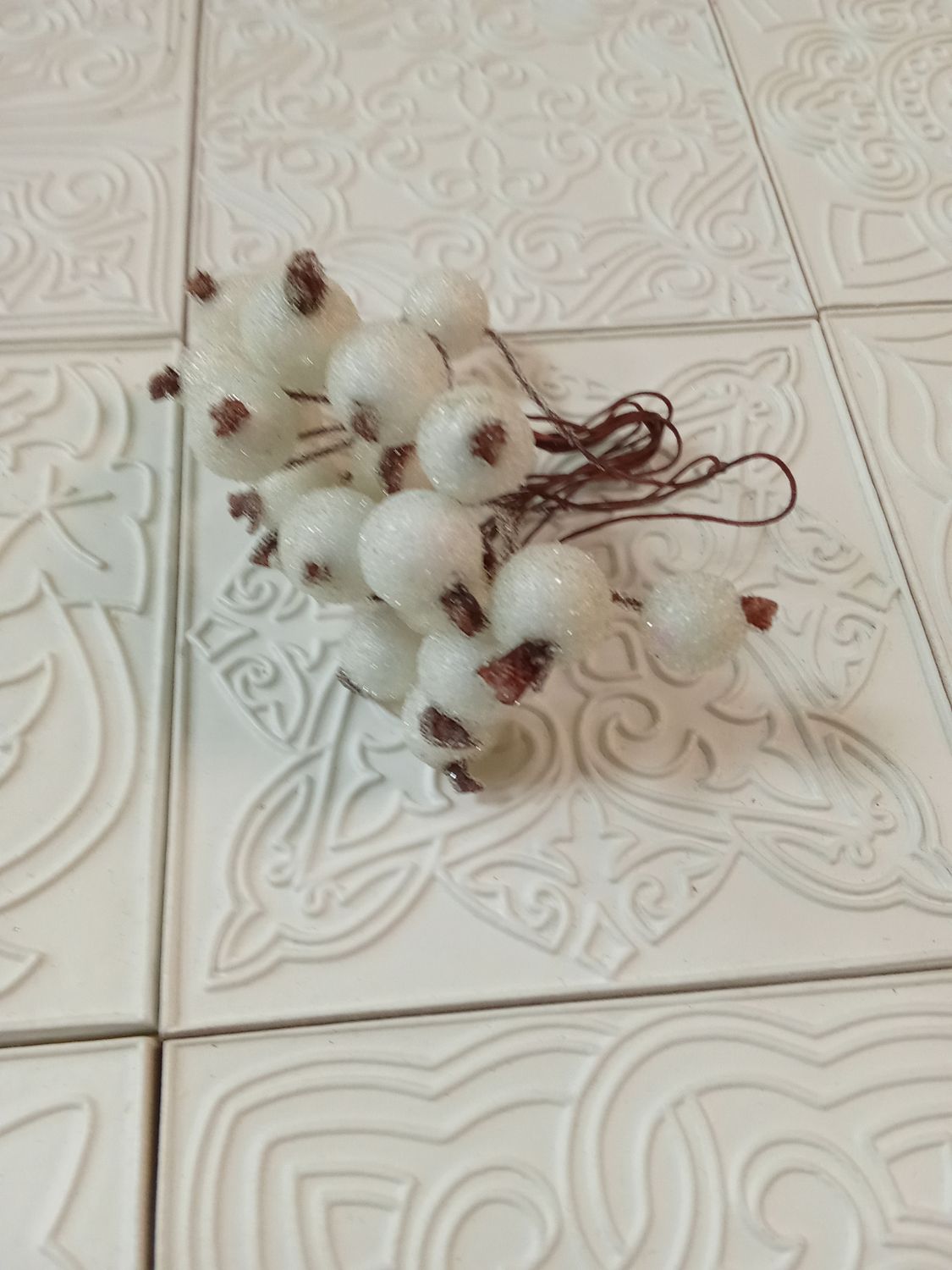 ягоды во льду , цвет белый , 20 ягод