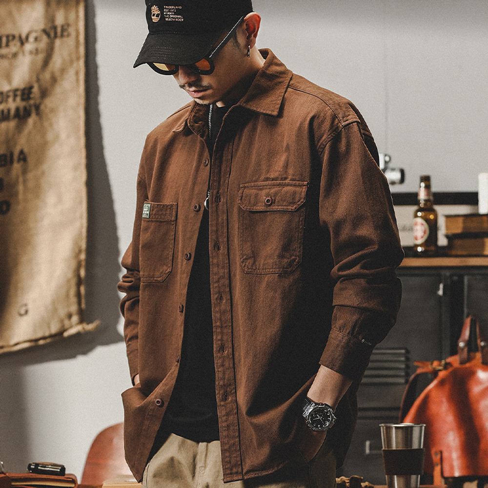 Весенняя рубашка для мужчин с двумя накладными карманами и длинными рукавами. Американский ретро стиль от бренда Jerrueno