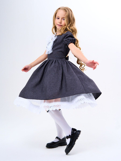 Школьное платье для девочки с кружевом