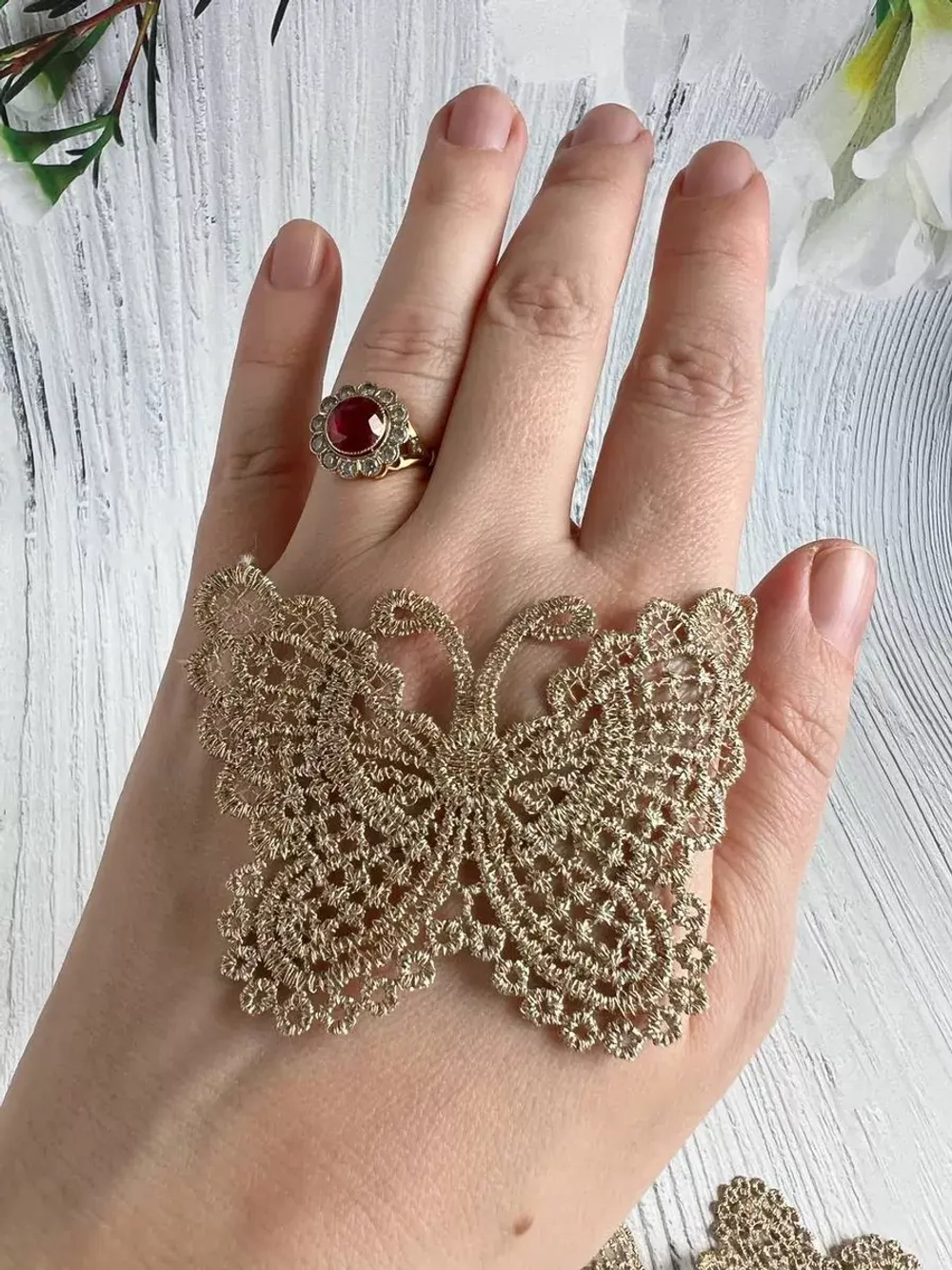 Тесьма кружево для рукоделия и вязания бабочки