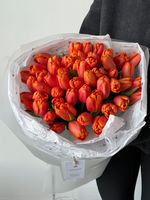 Букет из 51 оранжевого тюльпана