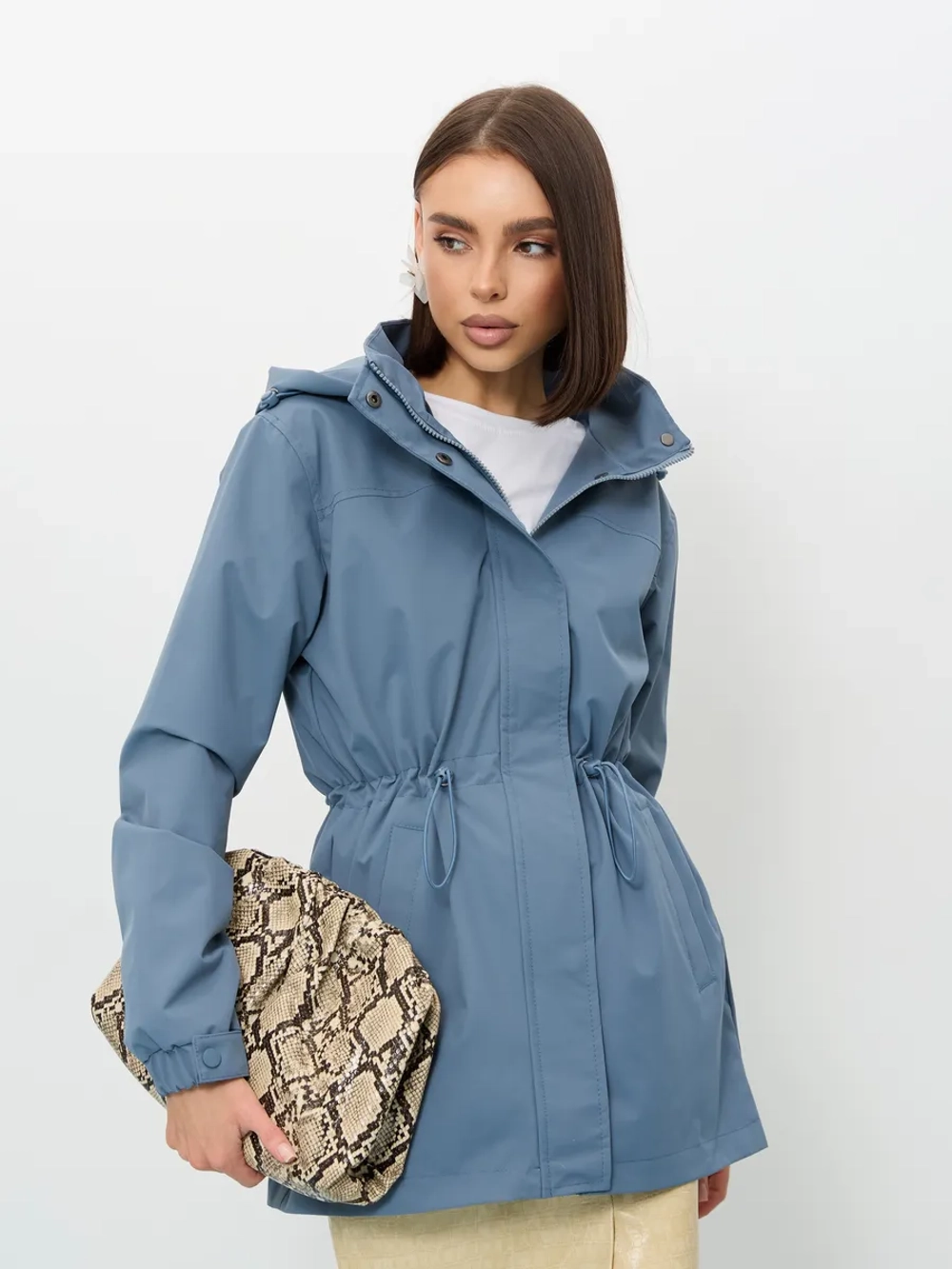 Ветровка с капюшоном удлиненная