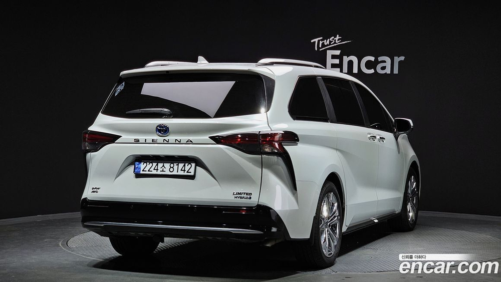 Toyota Sienna 4 Generation 2.5 Hybrid AWD (05.2023)