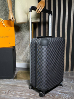 Чемодан Louis Vuitton