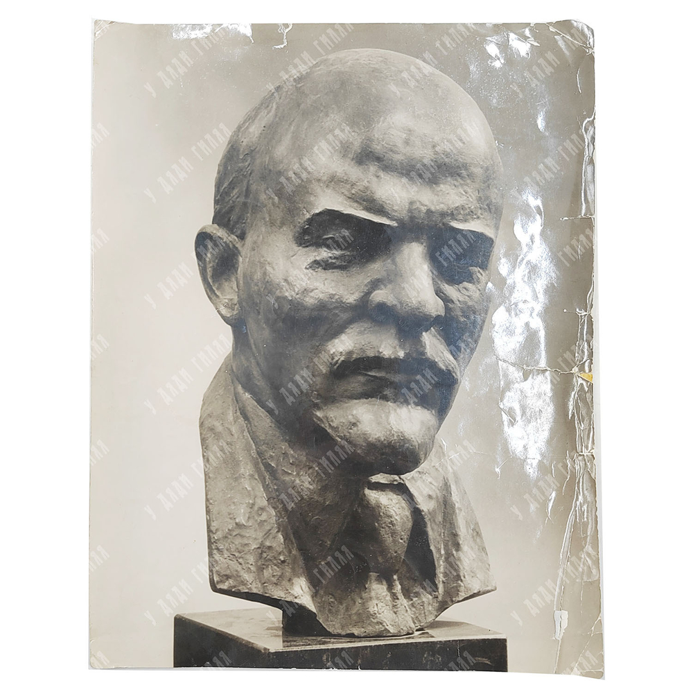 Динес Ю. С. Владимир Ильич Ленин. Бронза. 1975 г.