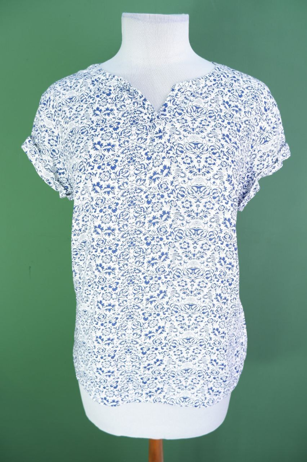 Блузка Victoria с изящным принтом 44-46 размер