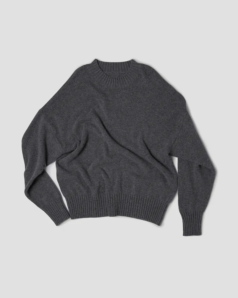Серый джемпер из шерсти