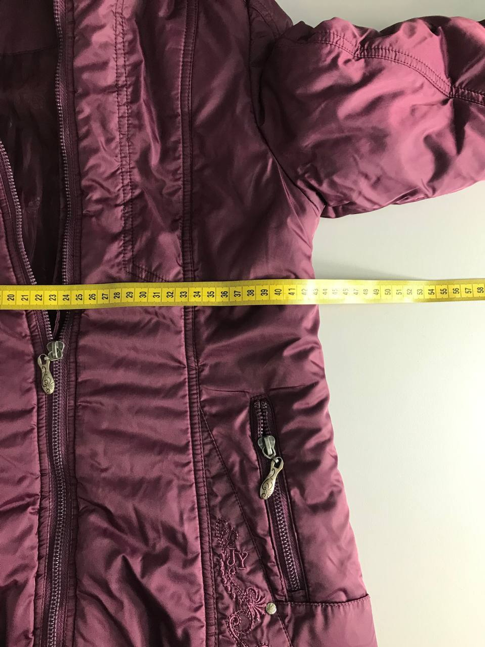 Куртка демисезонная удобная, визуально на 11/12 лет