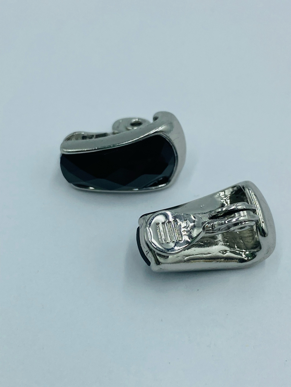 Черные клипсы JJG