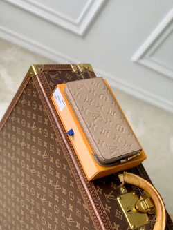Louis Vuitton Zippy Wallet