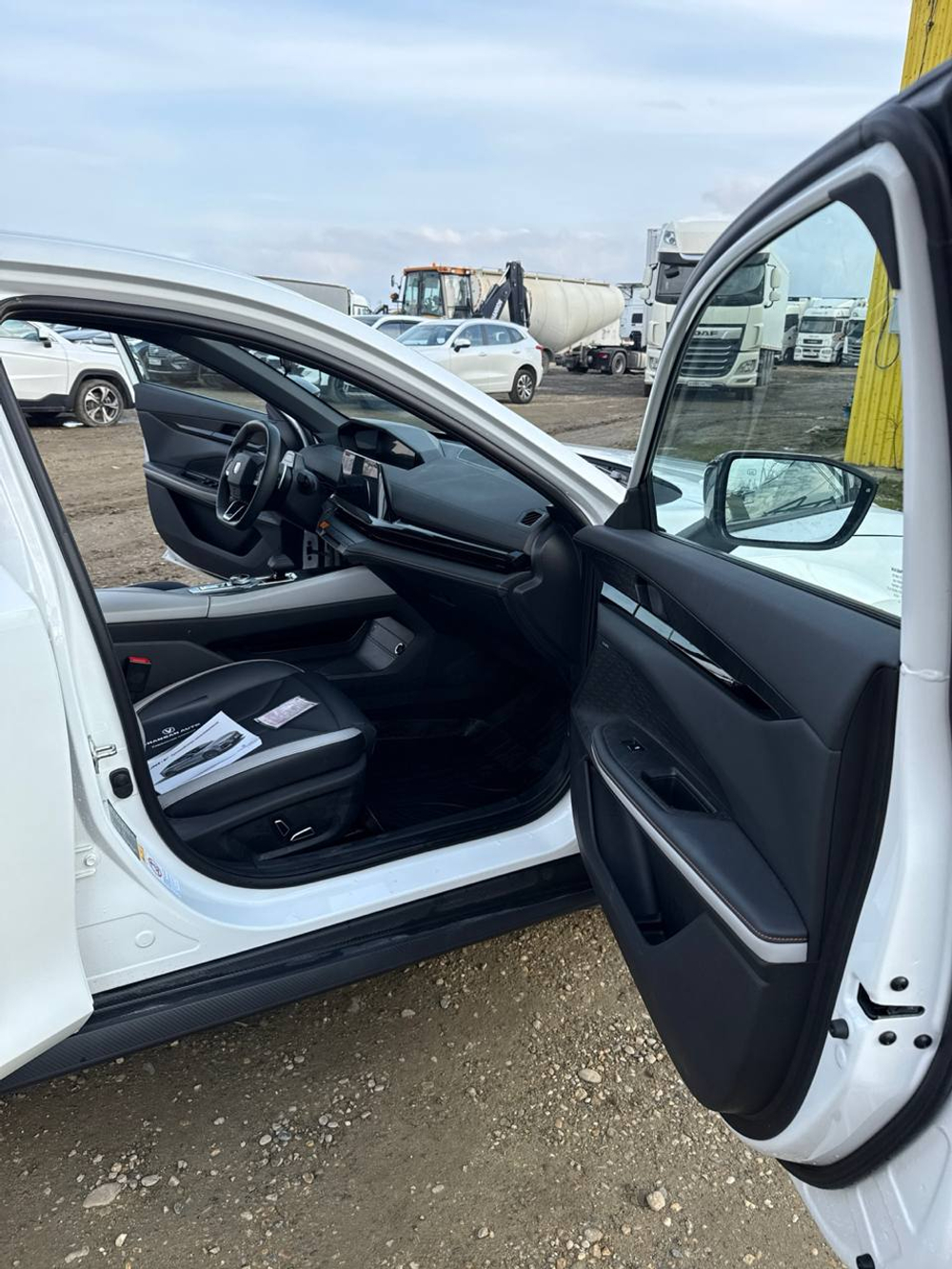 Changan UNI-V DLX 1.5T 7DCT