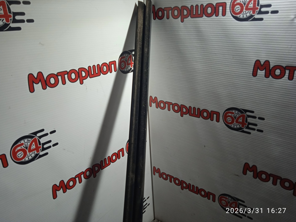 Уплотнитель стекла передней правой двери (бархотка) Шкода Октавия А5 1,4 BUD Б/У