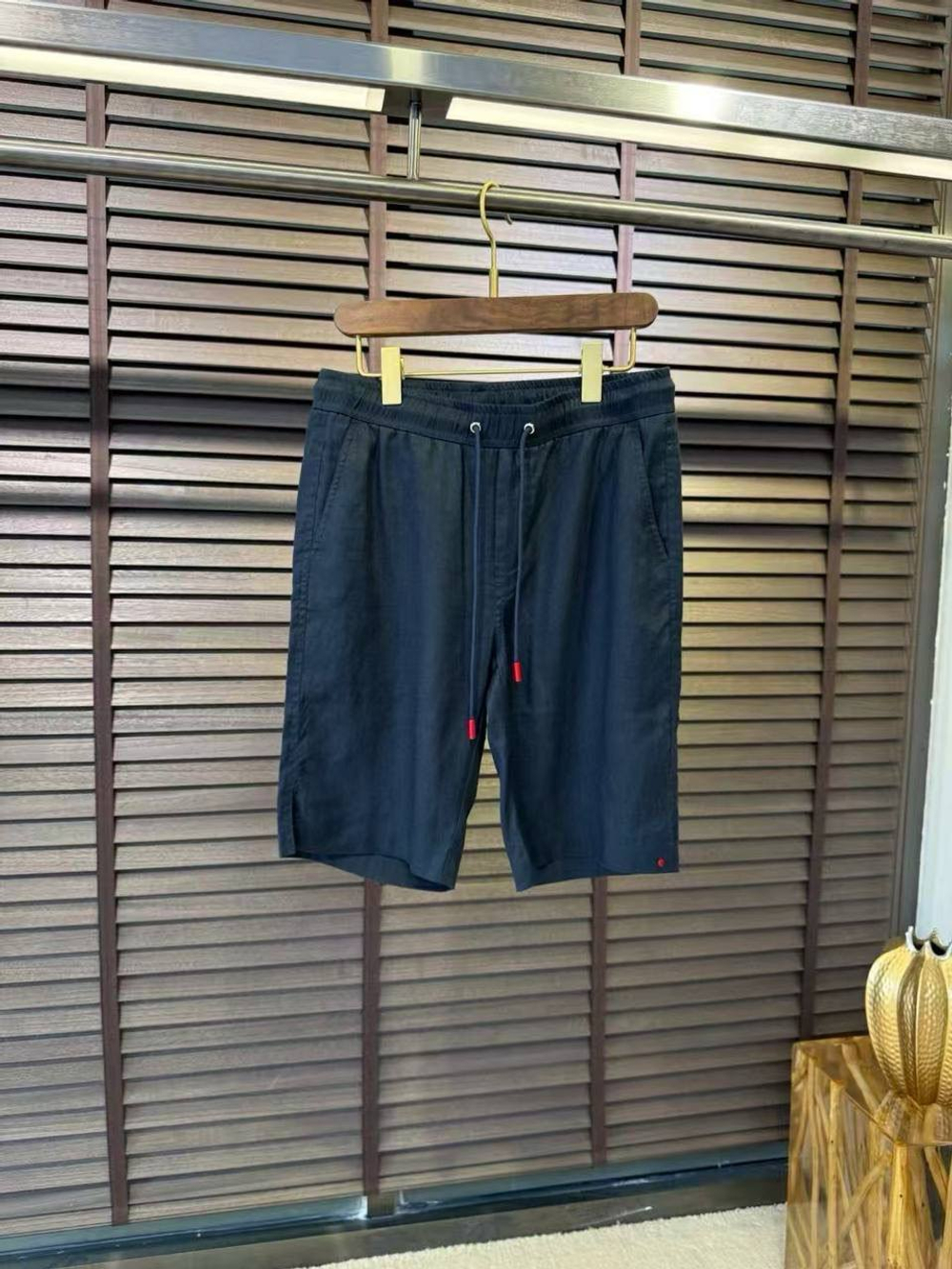 Льняные шорты Kiton