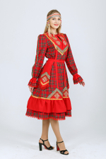 Платье с вышивкой