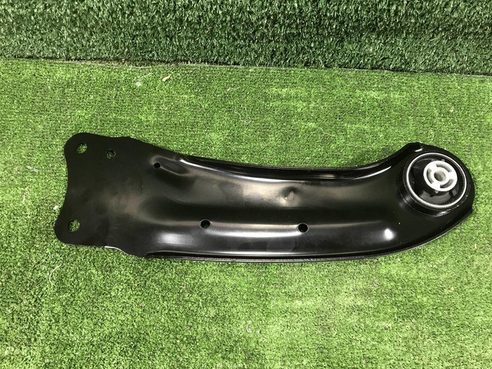 Рычаг задний левый VW Passat CC (2012-2017)