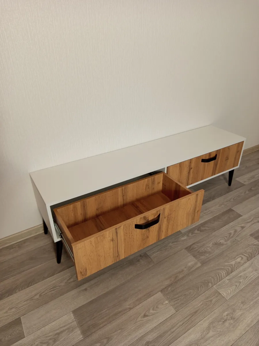 Тумба под телевизор "Венеция" с ящиками