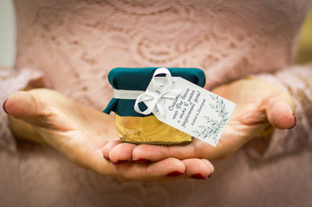 Бонбоньерка с медом на свадьбу с биркой, 110 грамм