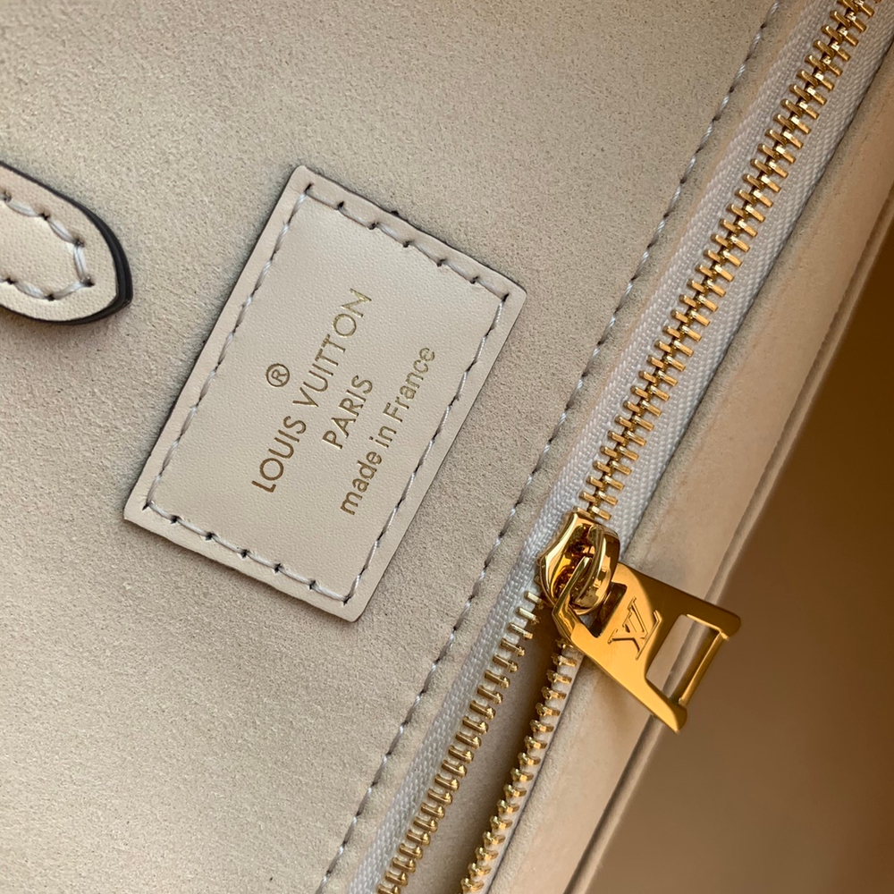 Louis Vuitton OnTheGo MM