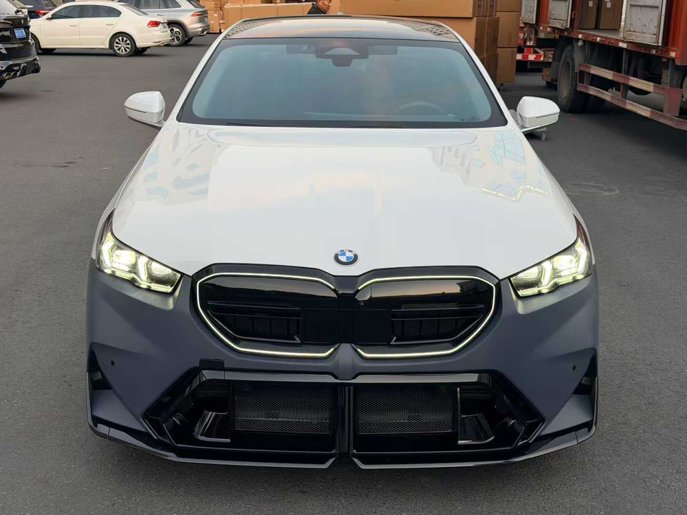 Обвес переделка для BMW 5 серии G60 G68 2023+ в M5 G90 2024+ БМВ