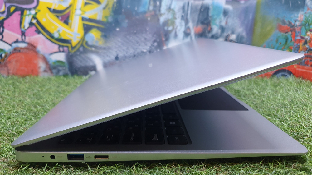 Ноутбук DEXP Celeron/8Gb/FHD