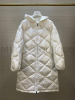 Женский белый удлиненный пуховик Moncler (Монклер) премиум класса