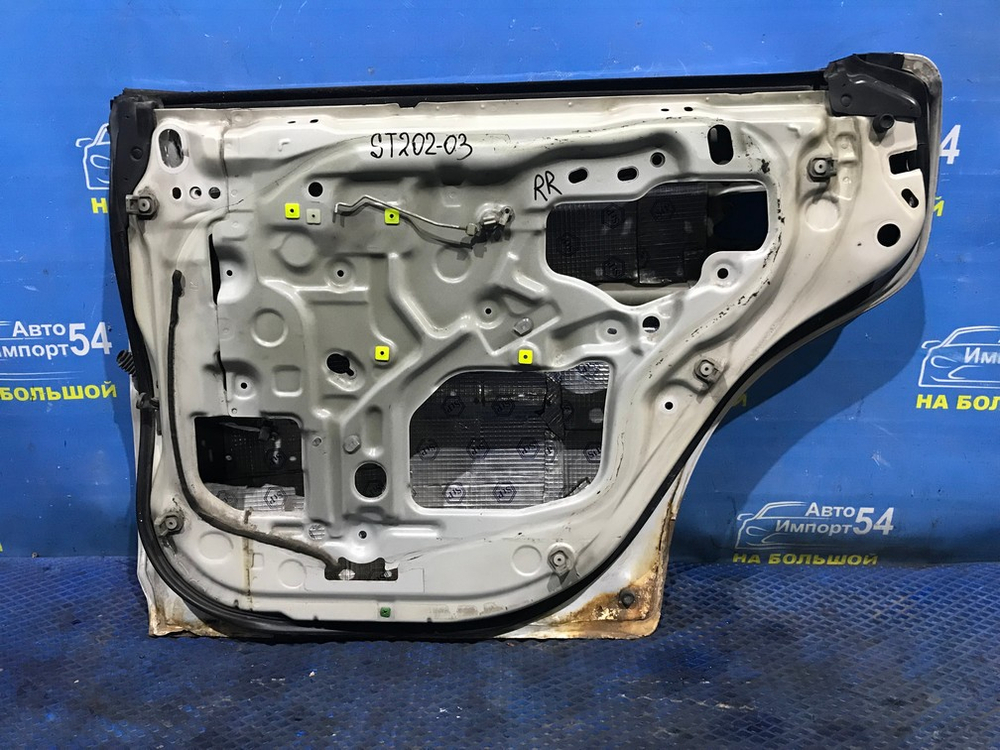 Дверь задняя правая TOYOTA CARINA ED 1994