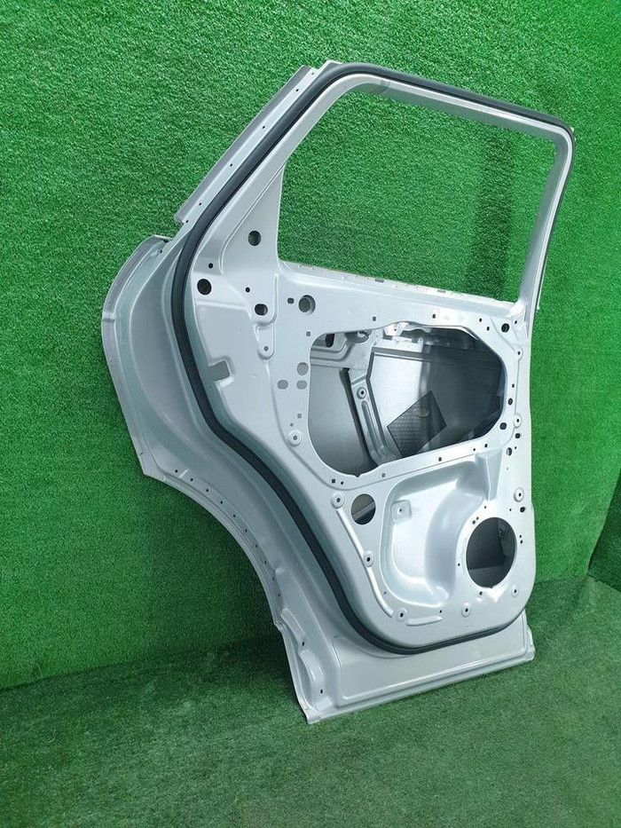 Дверь задняя левая Range Rover Evoque 2 (2018-н.в.)