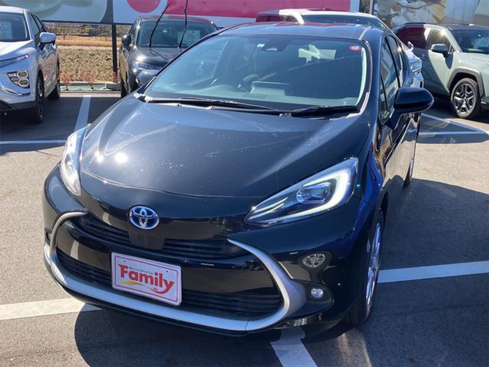 TOYOTA AQUA HYBRID 2023 г.