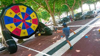 Надувной дартс «Цветной» на подкачке, диаметр 3 м, размер 3×2×3,5 м