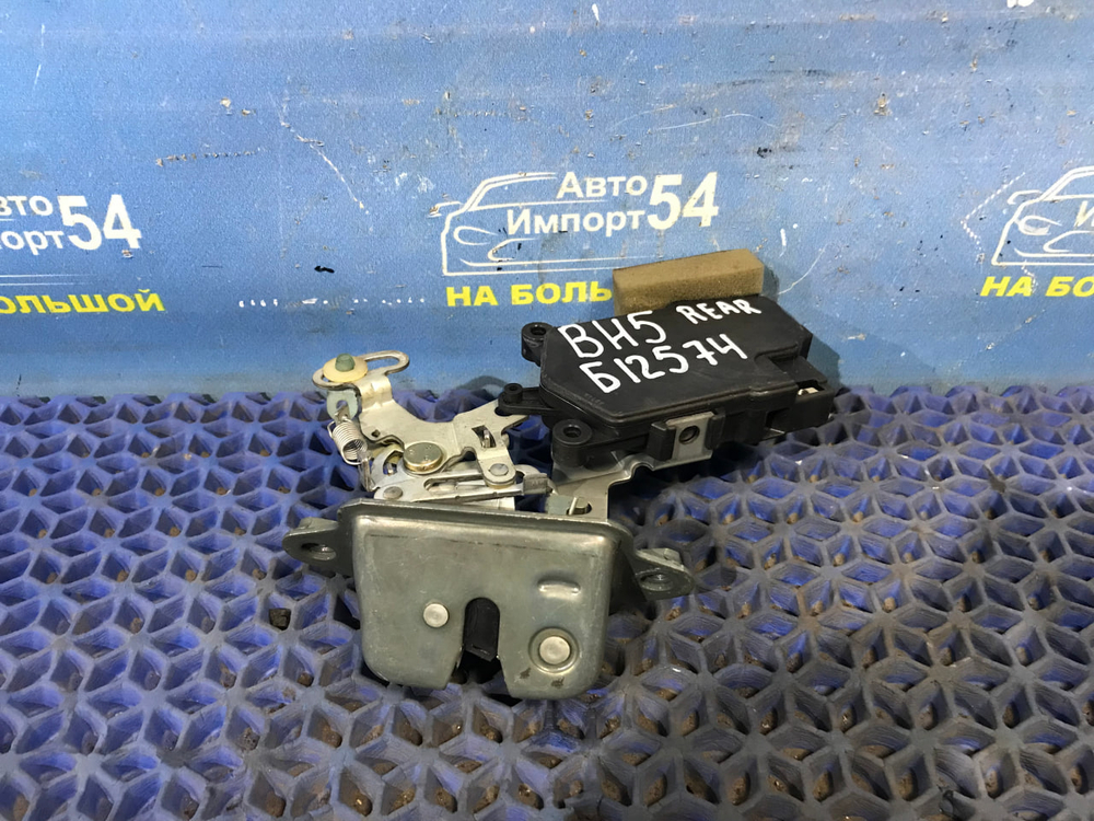 Замок багажника SUBARU LEGACY 1998-2003