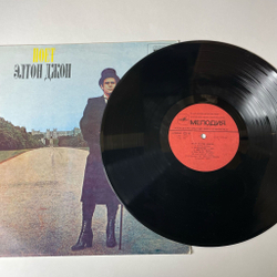 Винтажная виниловая пластинка LP Elton John Элтон Джон Поет (СССР 1981) Song For Guy