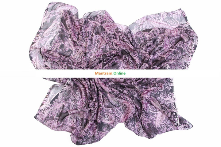 Палантин-парео Вискоза 100% (шифон) Огурцы, цветы, сиреневый, фиолетовый с золотом на черном 110x170 см.