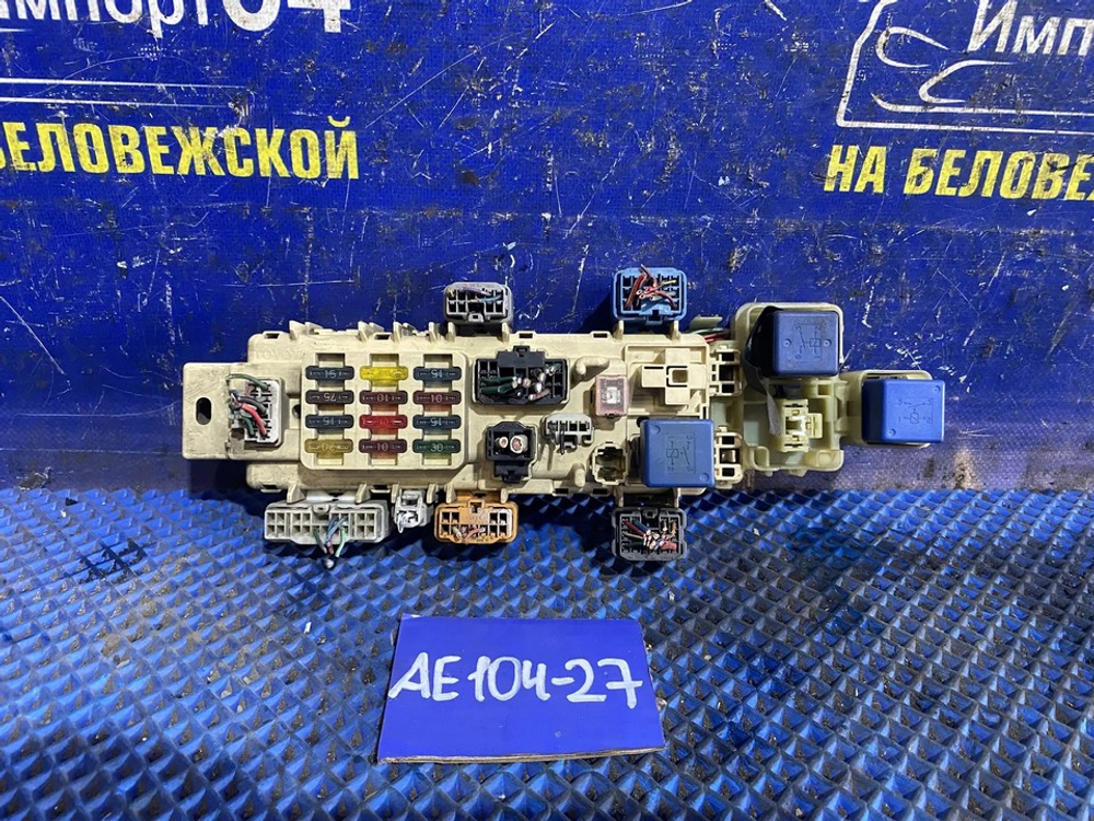 Блок предохранителей салонный TOYOTA COROLLA 1999