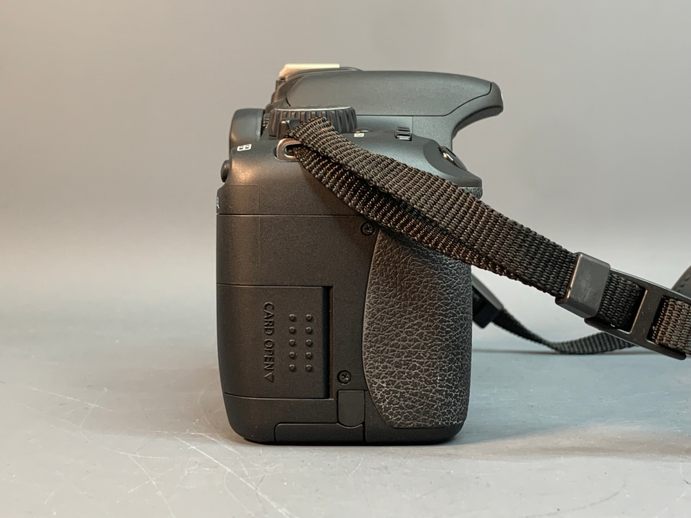Canon EOS 550D Kit 18-55mm 550 Кадров