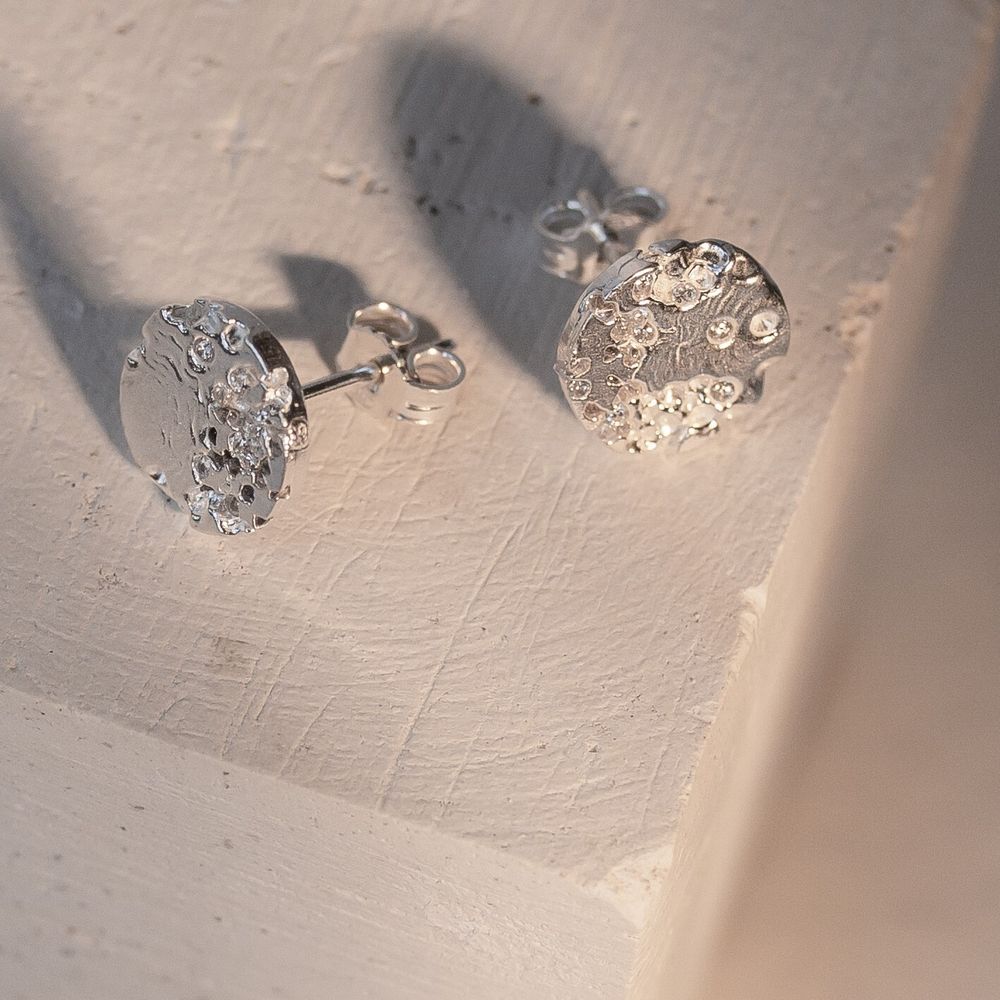 Серьги вплавленные камни прозрачные