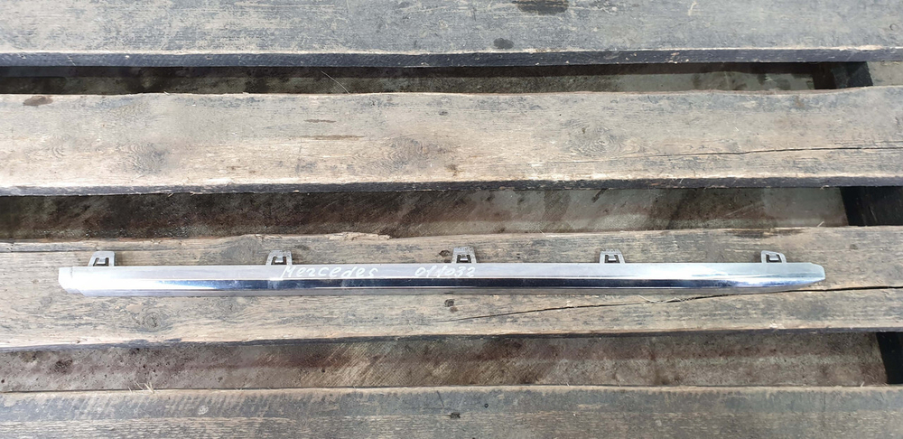 Молдинг порога левый Mercedes E (W213)  Б/У Оригинал A2136980362