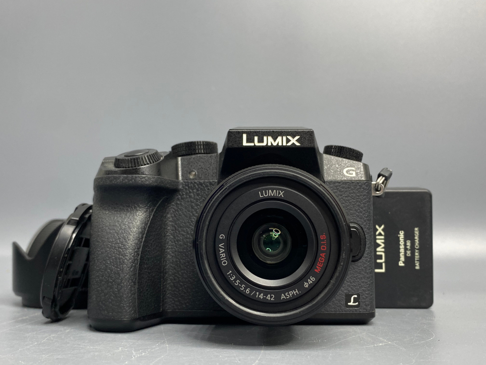 Panasonic Lumix DMC-G7 Kit 14-42mm 900 кадров