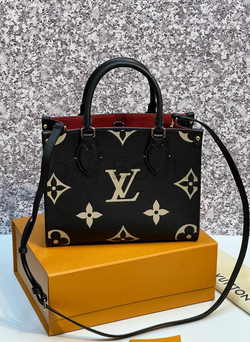 Черная сумка Louis Vuitton Onthego PM с узором монограм